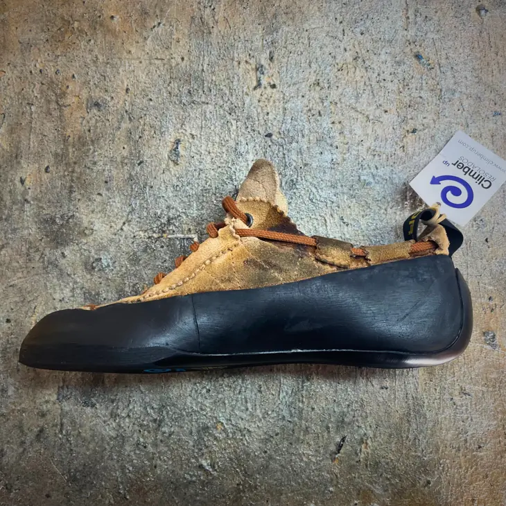 La Sportiva Mythos reparado con suela larga, vista 2