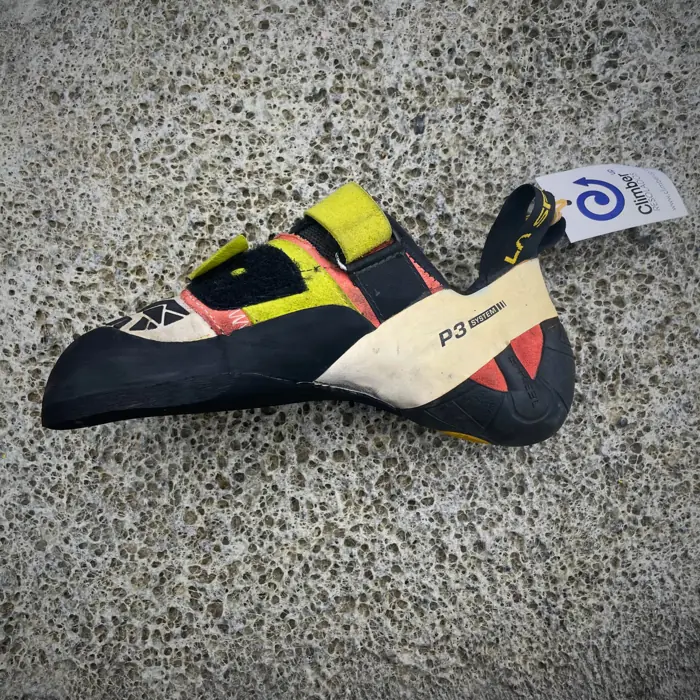 Vista del otro lateral de La Sportiva Otaki Woman reparado